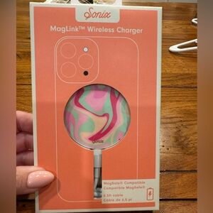 NWT Free People 6.5 ft MagLink Wireless Charger/MagSafe Compatible/Retro Swirl